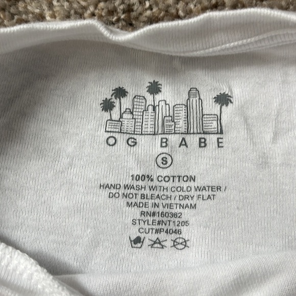 Cropped Graphic tee. “Yeehaw” size Small - Picture 3 of 4